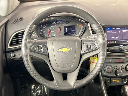 Used 2020 Chevrolet Trax LT image 7