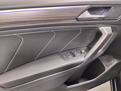 Used 2024 Volkswagen Tiguan SEL R-Line image 29