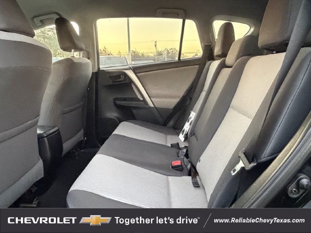 Used 2015 Toyota RAV4 LE FWD image 27