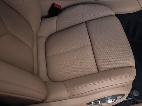 New 2026 Porsche Macan AWD/4WD image 40