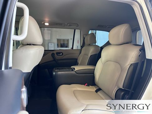 Certified 2023 INFINITI QX80 Premium Select w/ All-Season Package RWD image 28