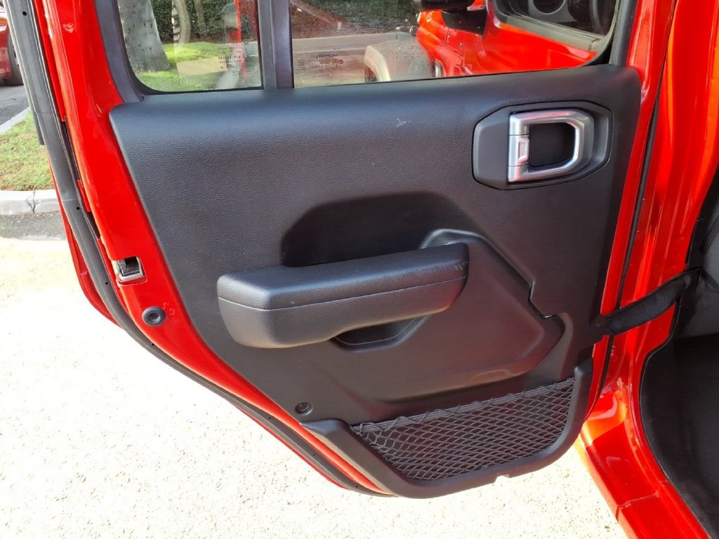 Used 2025 Jeep Wrangler Unlimited Sport AWD/4WD image 12