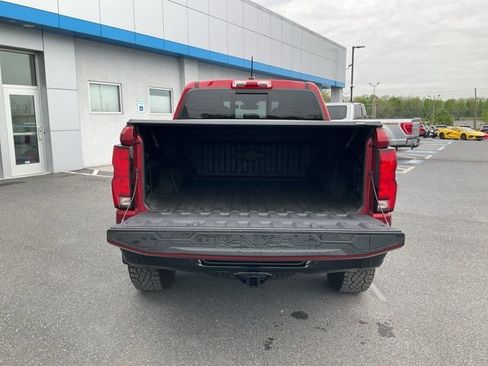 Used 2025 Chevrolet Colorado ZR2 w/ Technology Package AWD/4WD image 19