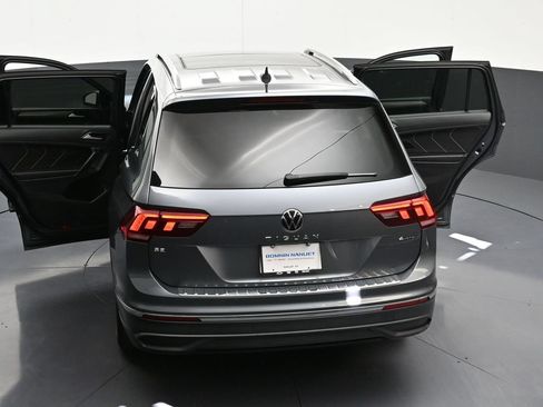 Used 2022 Volkswagen Tiguan SE AWD/4WD image 36