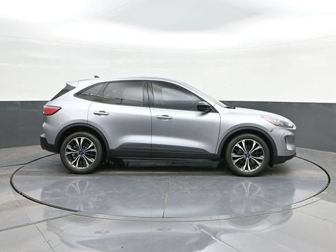 Used 2022 Ford Escape SE w/ SE Sport Appearance Package FWD image 23