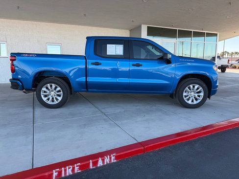 Used 2023 Chevrolet Silverado 1500 Custom image 2