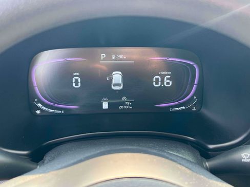 Used 2025 Kia Soul LX w/ LX Technology Package FWD image 15
