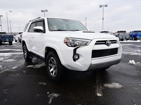 Used 2022 Toyota 4Runner TRD Off-Road Premium image 2