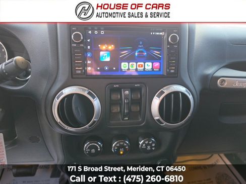 Used 2014 Jeep Wrangler Unlimited Sahara w/ Max Tow Package AWD/4WD image 29