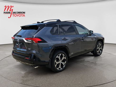Used 2023 Toyota RAV4 XSE w/ Weather Package AWD/4WD image 5