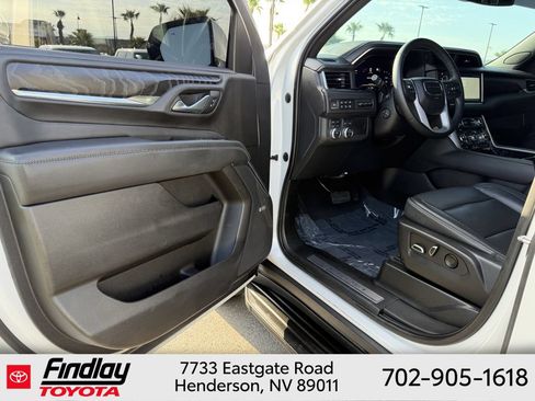 Used 2023 GMC Yukon Denali AWD/4WD image 5