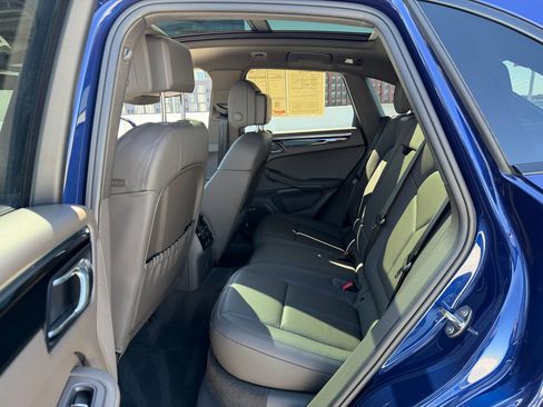 Certified 2025 Porsche Macan image 22