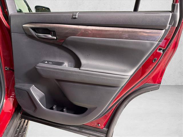 Used 2026 Toyota Highlander Limited AWD/4WD image 17