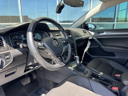 Used 2019 Volkswagen e-Golf SEL Premium image 33