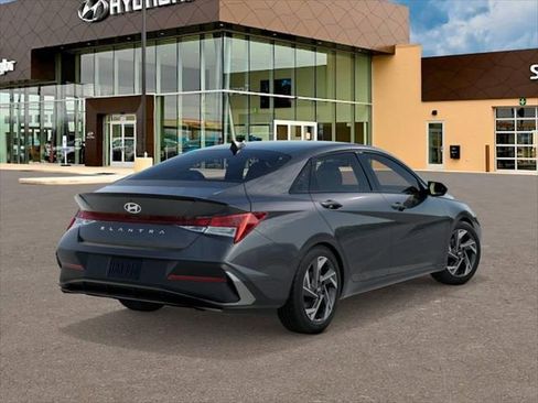 New 2026 Hyundai Elantra SEL Sport FWD image 4