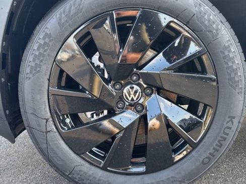 New 2026 Volkswagen Atlas Cross Sport SE AWD/4WD image 11