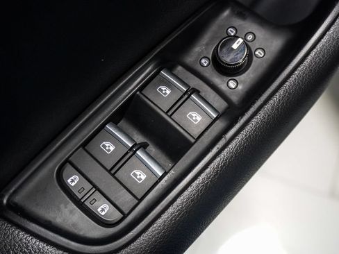 Used 2021 Audi Q8 AWD/4WD image 23