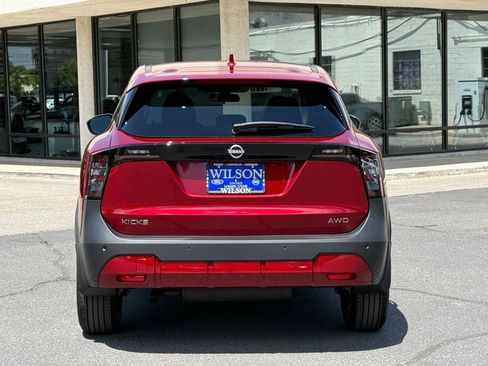 New 2025 Nissan Kicks SV image 6