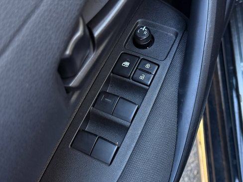 Used 2025 Toyota Corolla LE image 27