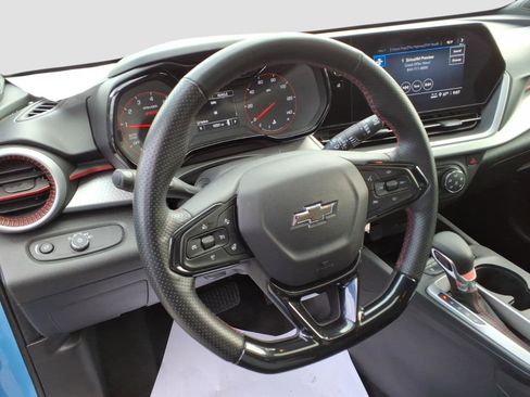 Used 2024 Chevrolet Trax RS w/ Sunroof Package image 12