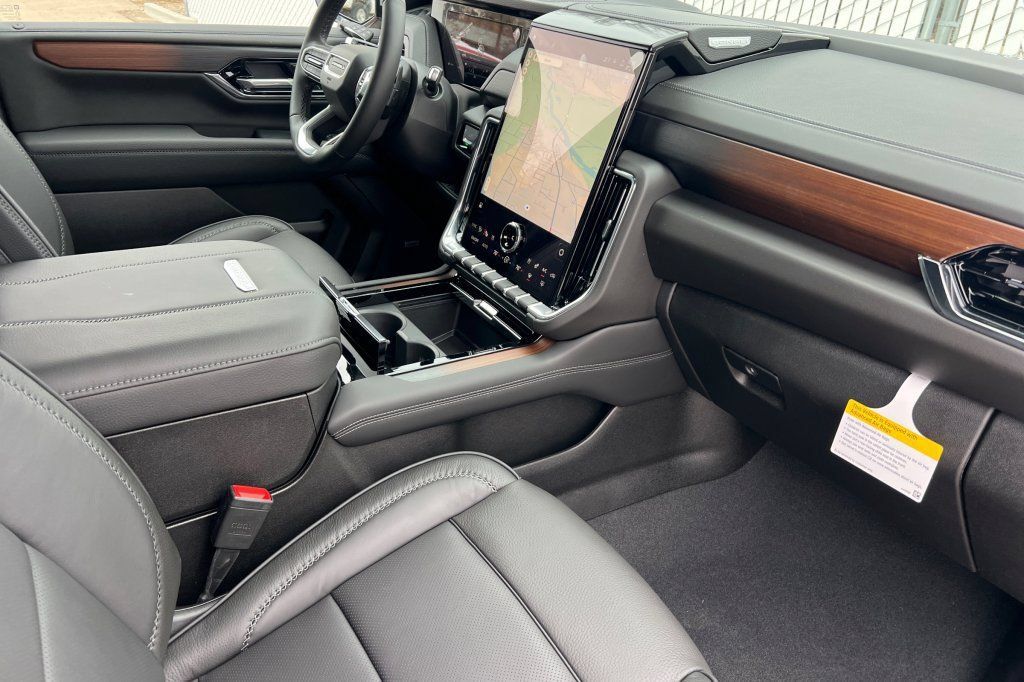New 2026 GMC Yukon XL Denali AWD/4WD image 14