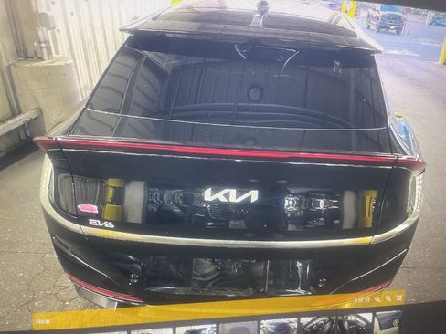 Used 2025 Kia EV6 Wind RWD image 4