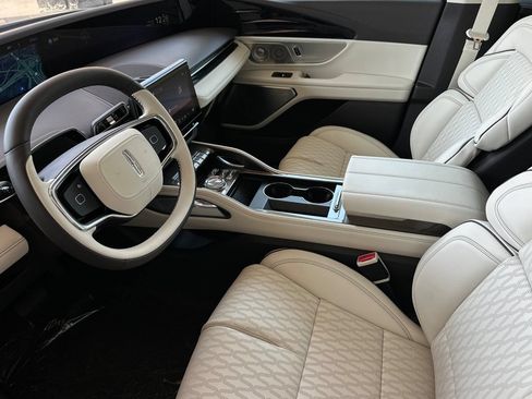 New 2026 Lincoln Nautilus Black Label w/ Jet Appearance Package AWD/4WD image 9