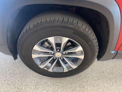 Used 2025 Chevrolet Equinox LT AWD/4WD image 10