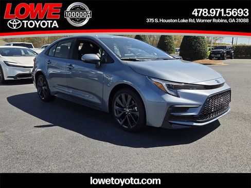 Certified 2025 Toyota Corolla SE image 1