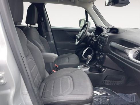Used 2019 Jeep Renegade Latitude w/ Popular Equipment Group AWD/4WD image 15