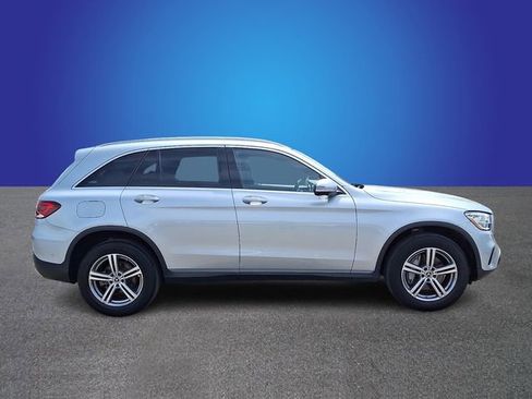 Used 2022 Mercedes-Benz GLC 300 4MATIC w/ Multimedia Package Lite image 4