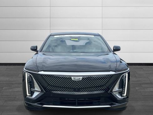 Certified 2024 Cadillac Lyriq Luxury w/ Nappa Leather Package AWD/4WD image 8