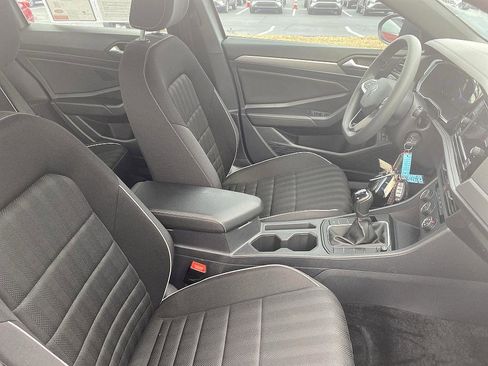 Used 2023 Volkswagen Jetta Sport image 21