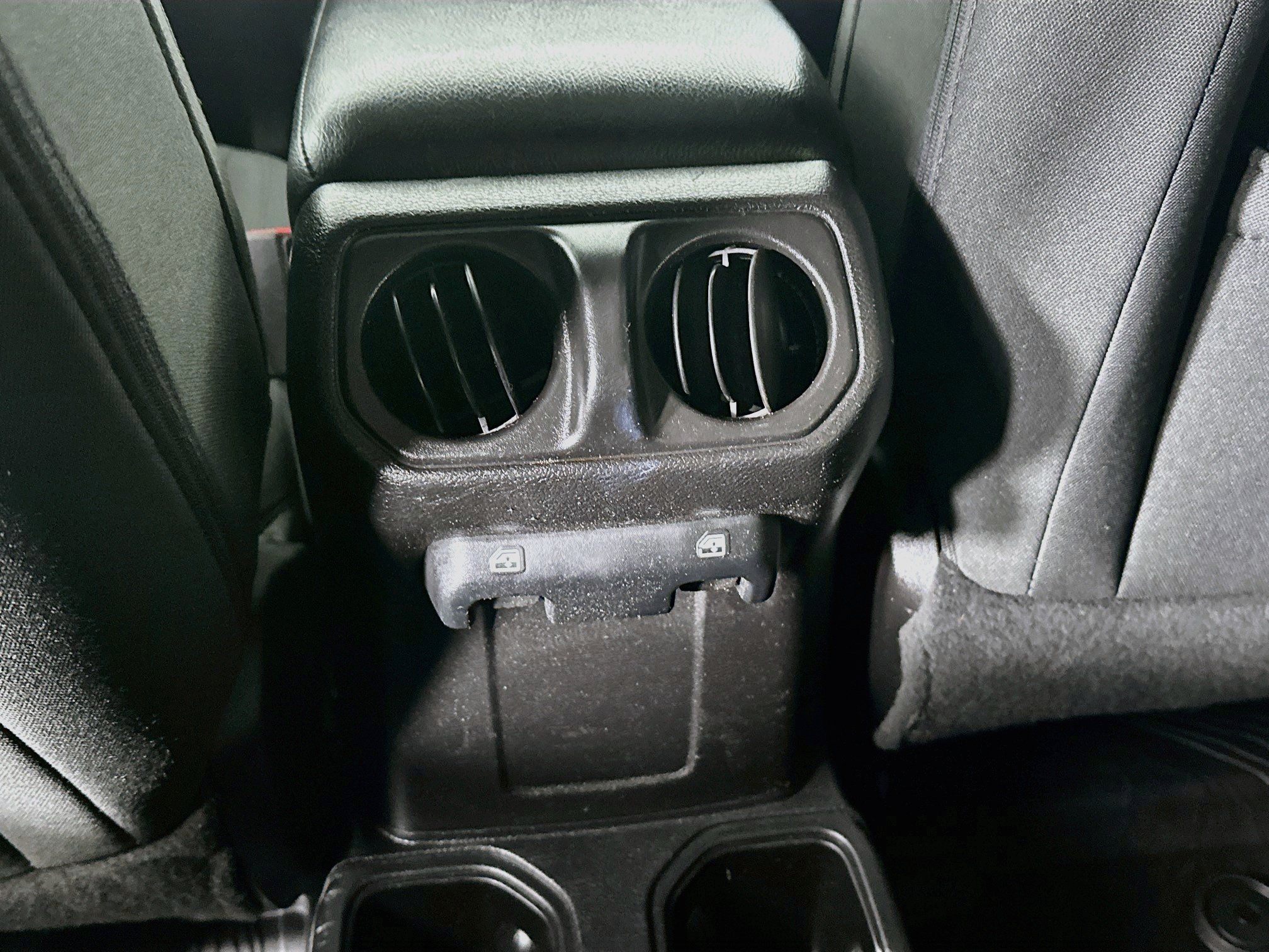 Used 2019 Jeep Wrangler Unlimited Sport S AWD/4WD image 26
