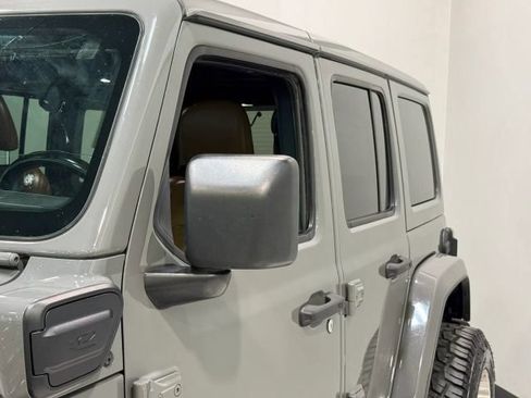 Used 2022 Jeep Wrangler Unlimited Sahara w/ Cold Weather Group AWD/4WD image 11