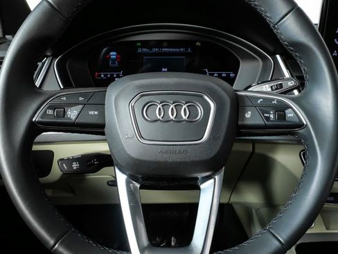 Used 2025 Audi Q5 2.0T Premium w/ Convenience Plus Package image 9