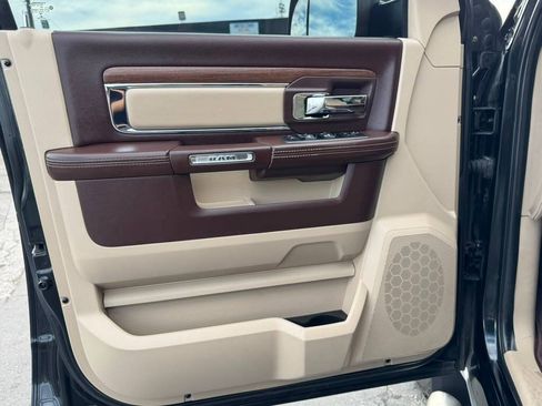 Used 2016 RAM 1500 Laramie w/ Convenience Group AWD/4WD image 18
