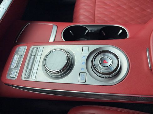 Used 2024 Genesis GV70 3.5T Sport w/ Sport Advanced Package image 30