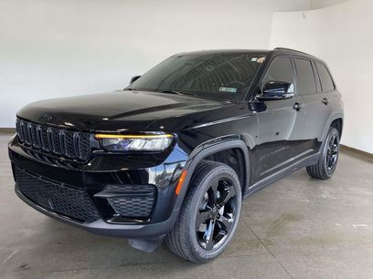Used 2025 Jeep Grand Cherokee Altitude