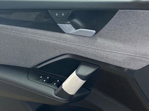 New 2026 Volkswagen Tiguan S image 10