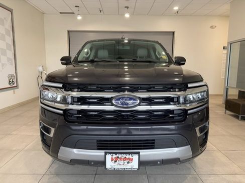 Used 2024 Ford Expedition Limited image 2
