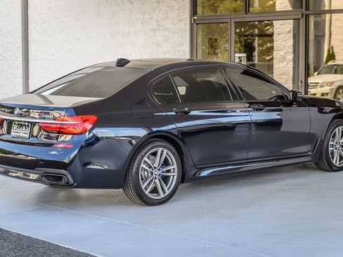 Used 2017 BMW 740i xDrive AWD/4WD image 9