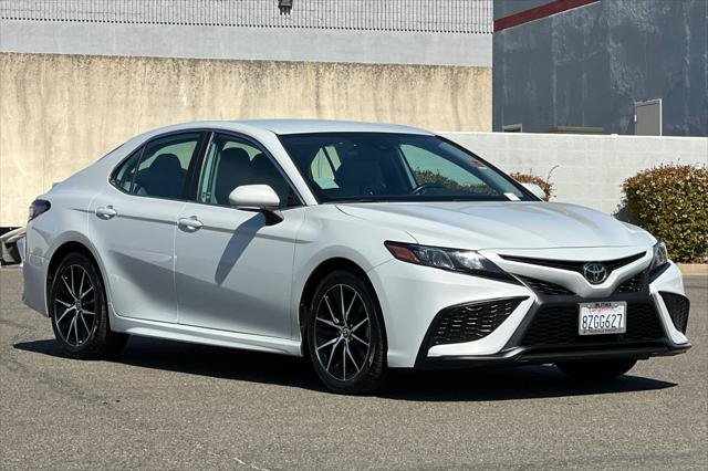 Certified 2022 Toyota Camry SE FWD image 5