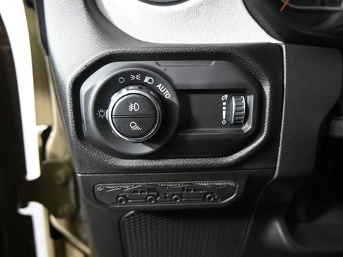 Used 2025 Jeep Gladiator Sport AWD/4WD image 24