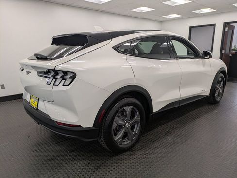 Used 2022 Ford Mustang Mach-E Select image 4