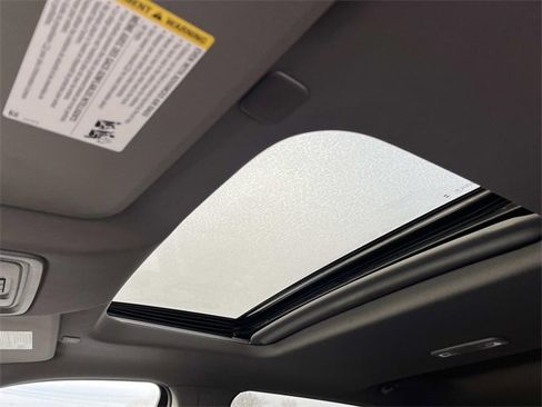 Used 2024 GMC Sierra 2500 SLT w/ SLT Premium Package image 34