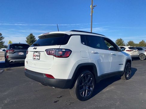 New 2026 Jeep Compass Latitude image 8