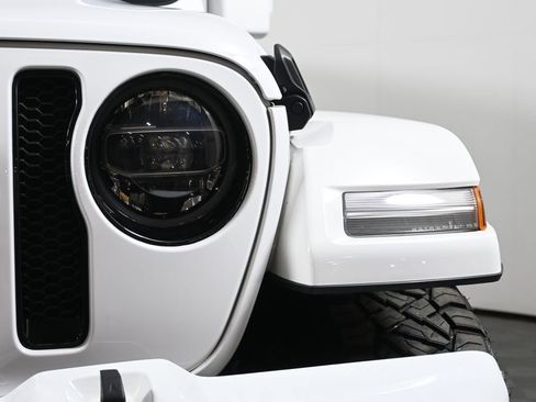 Used 2021 Jeep Wrangler Unlimited Sahara image 11