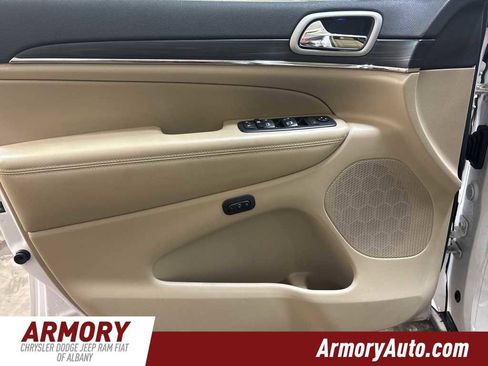 Used 2021 Jeep Grand Cherokee Limited image 7