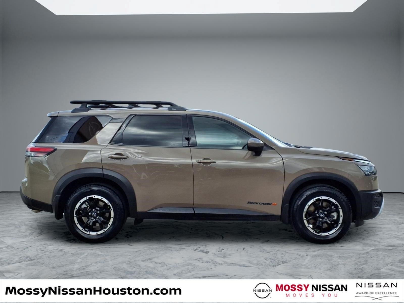 Used 2024 Nissan Pathfinder Rock Creek AWD/4WD image 8